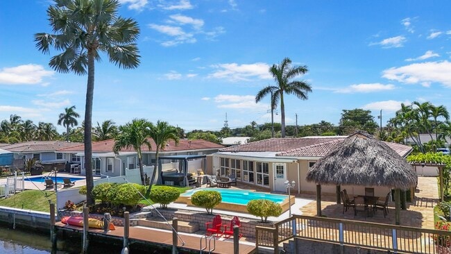 Building Photo - 220 SE 2nd Ave