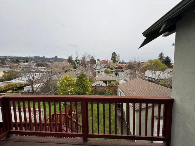 Building Photo - 3920 Ardley Ave