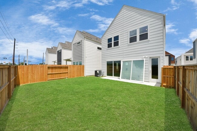 Building Photo - 3004A Ventas Dr