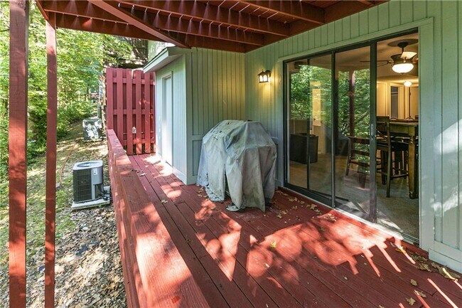 Building Photo - 26 Dogwood Cir