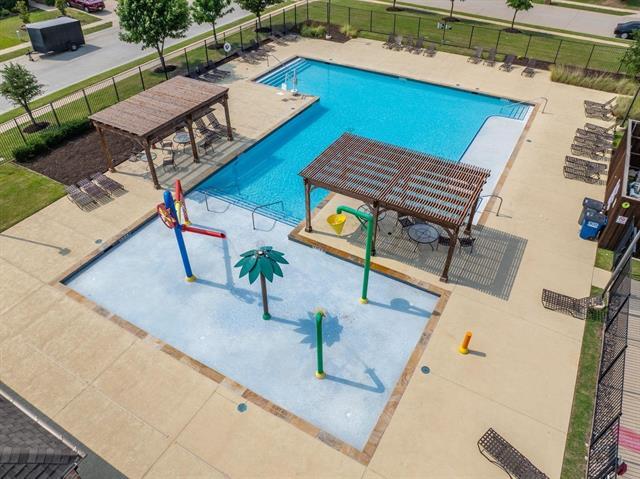 Building Photo - 2133 Meadow View Dr