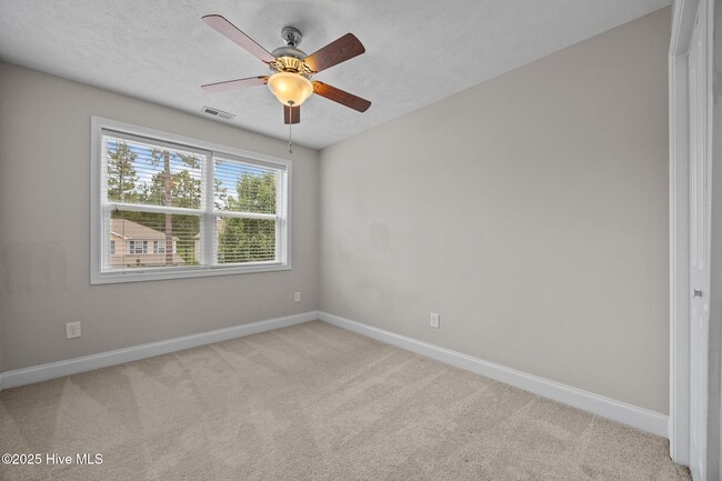 Building Photo - 123 Lightwater Dr