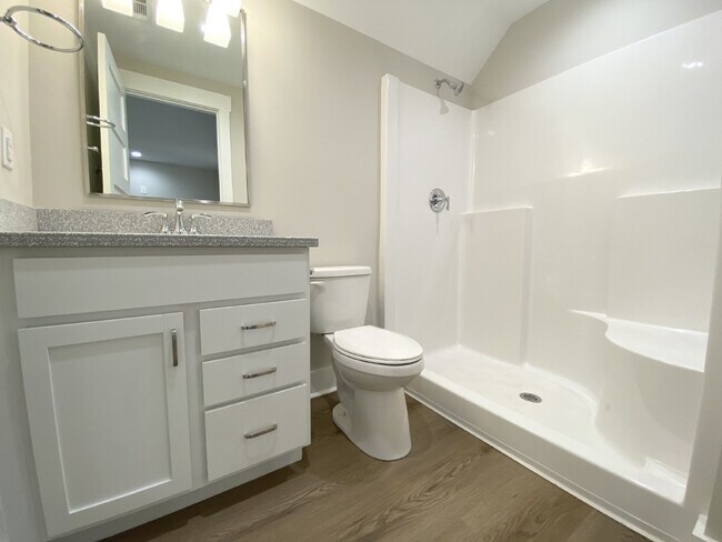 Building Photo - One Bedroom Apartment for Rent in the Heart of Old Town!
