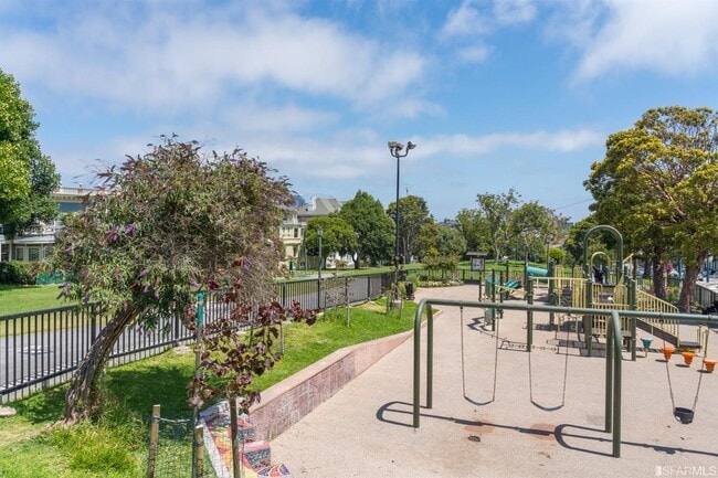 Building Photo - 3264 Market St