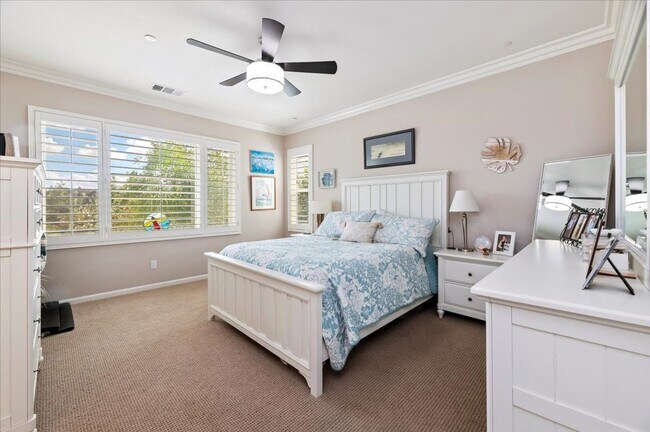 Building Photo - For Rent in Chapman Heights – Cedar Glen C...