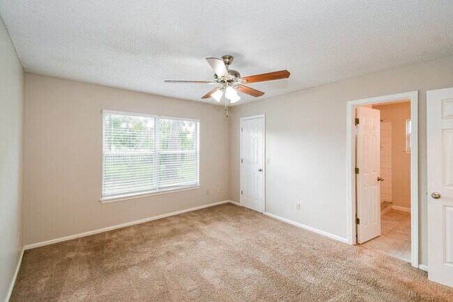 Building Photo - 3176 Chads Ct