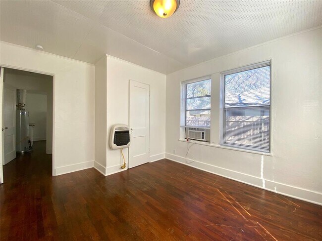 Building Photo - 5009 Avenue G