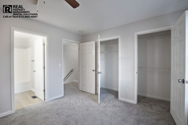 Building Photo - Modern 2BR Townhome Near MTSU, Washer & Dryer Included