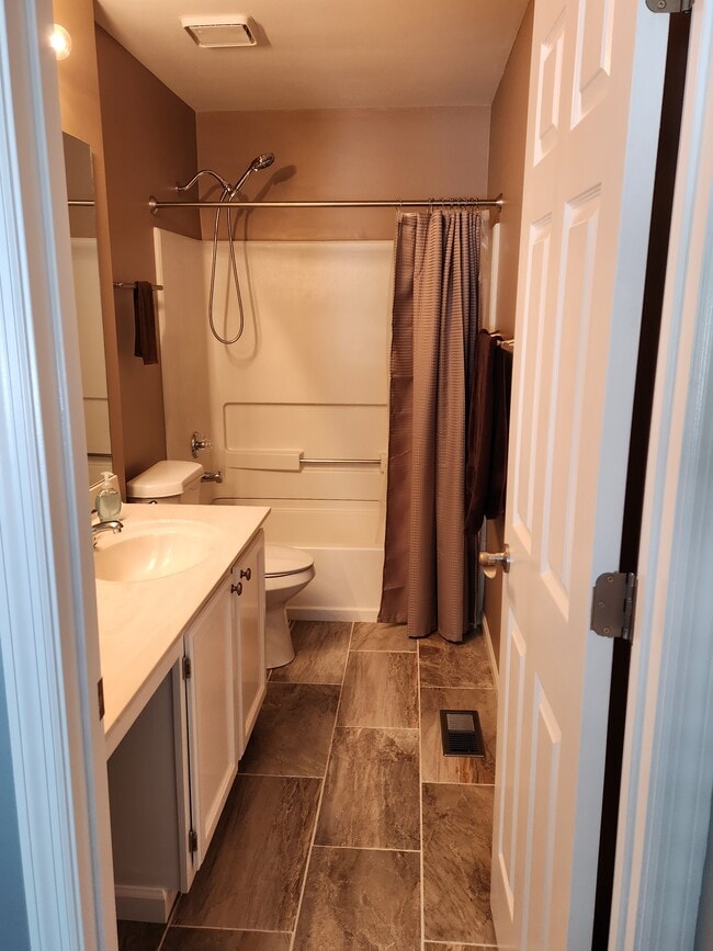 Primary bathroom - 2525 Hidden Meadow Ln