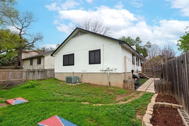 Building Photo - 8903 Palace Pkwy