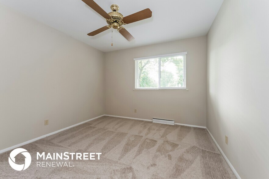 Building Photo - 301 Imperial Dr