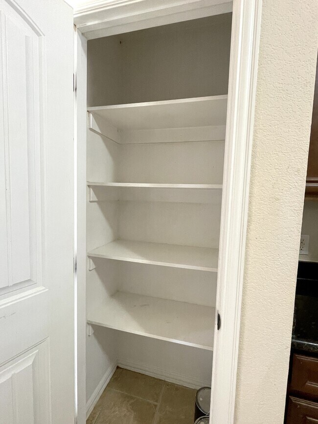 Building Photo - 4811 Mill Creek Dr