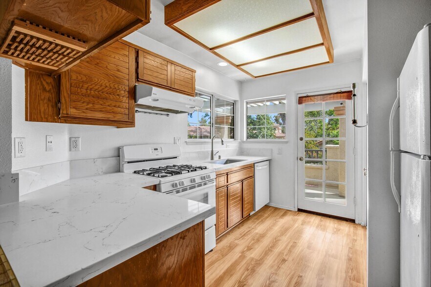 Building Photo - 23930 Arroyo Park Dr