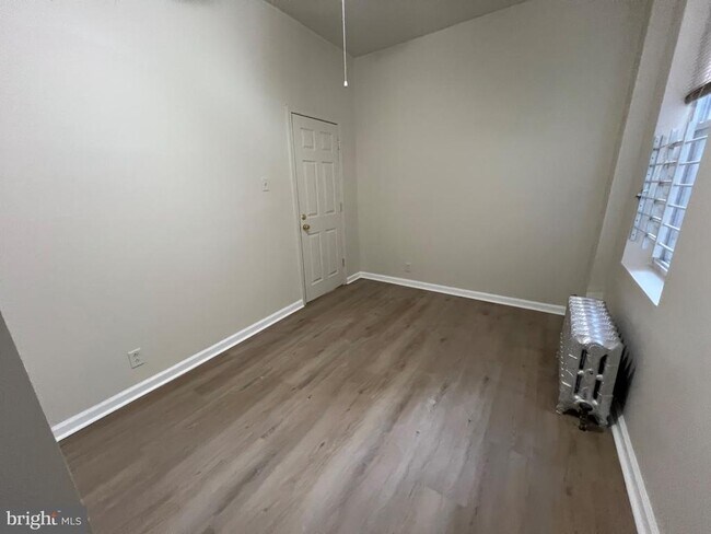 Building Photo - 1709 W Montgomery Ave