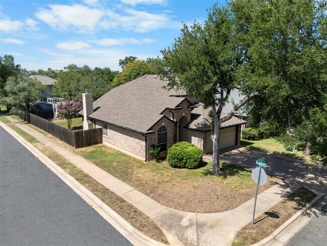 Building Photo - 13400 Bolivia Dr