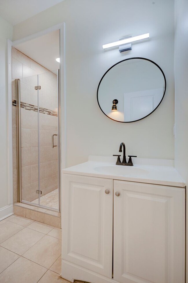 Building Photo - ? Spacious Living in the Heart of Philadelphia