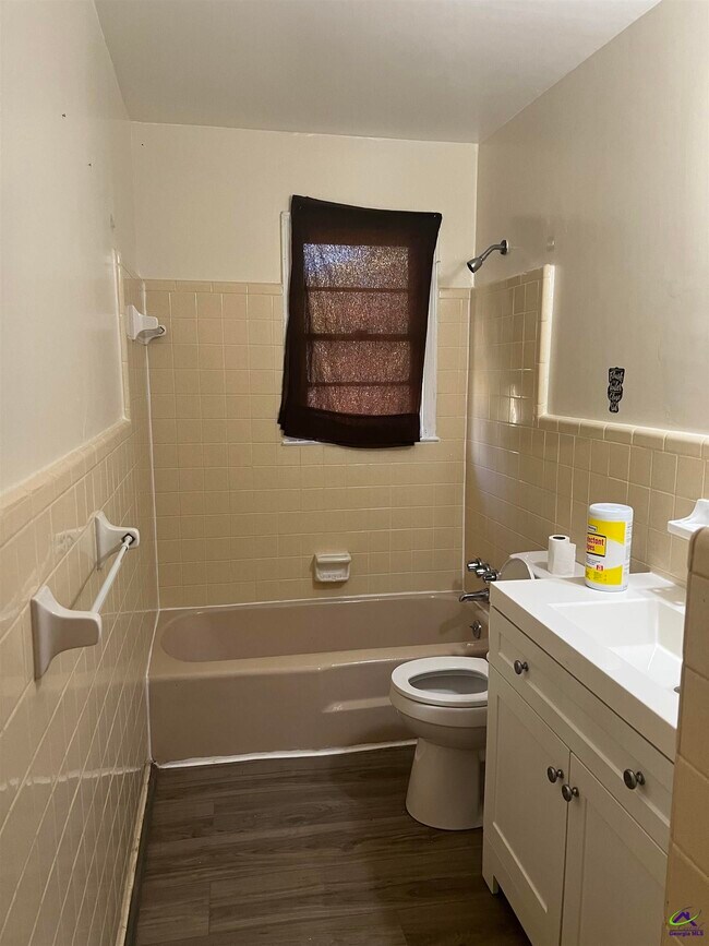 Building Photo - 3915 Elnora Dr