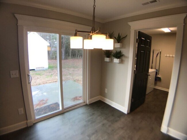 Building Photo - 111 Hunters Landing Dr
