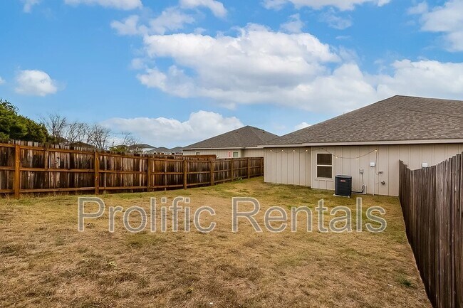 Building Photo - 3505 Abraham Dr