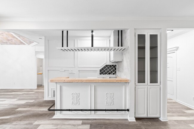 Building Photo - 7009 Bevington Dr