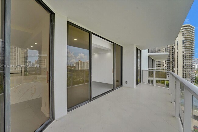 Building Photo - 20281 E Country Club Dr