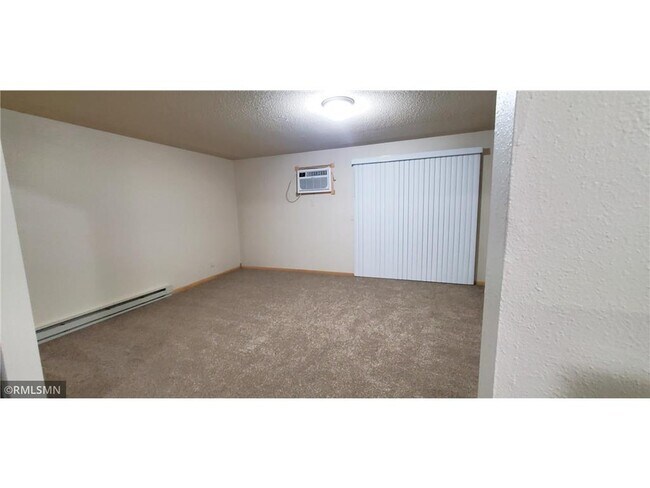 Building Photo - 308 Willow St