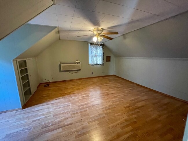 Building Photo - 305 Durham Ave
