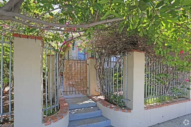 Entrance - 4057 Alabama St