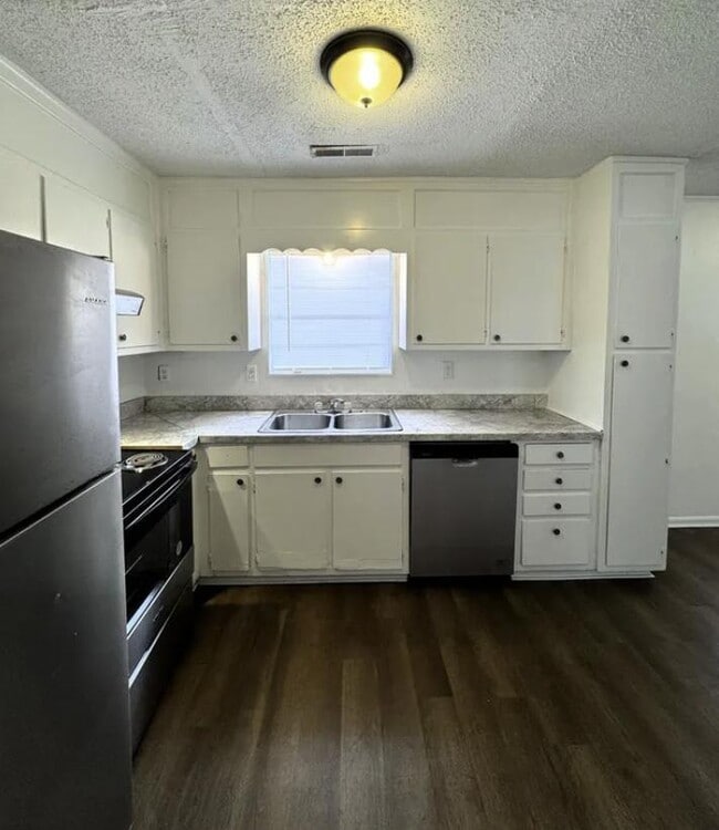 Building Photo - 4101 McVay St SW