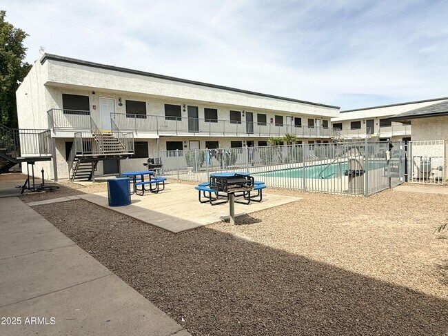 Building Photo - 18202 N Cave Creek Rd