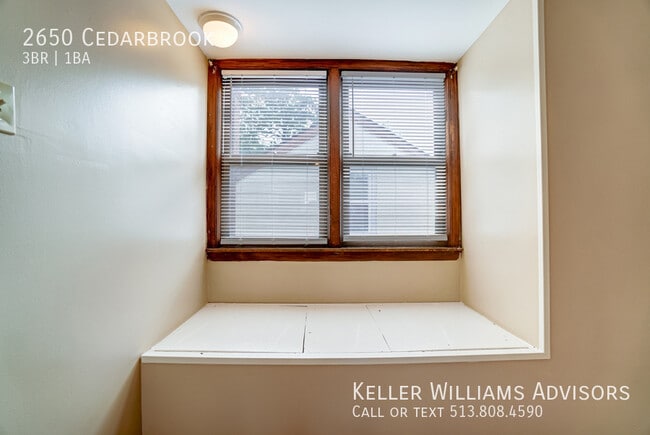 Building Photo - 2650 Cedarbrook-
