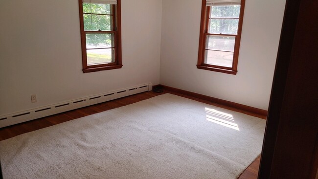 Building Photo - 335 Tolend Rd