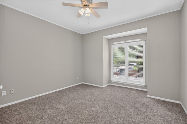 Building Photo - 11711 Memorial Dr