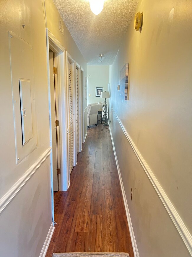 Building Photo - Walk to the Beach! Two-bedroom condo in Myrtle Beach. Adjacent to Beach Access!