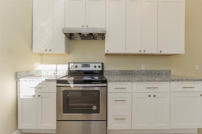 Building Photo - 1219 33rd St