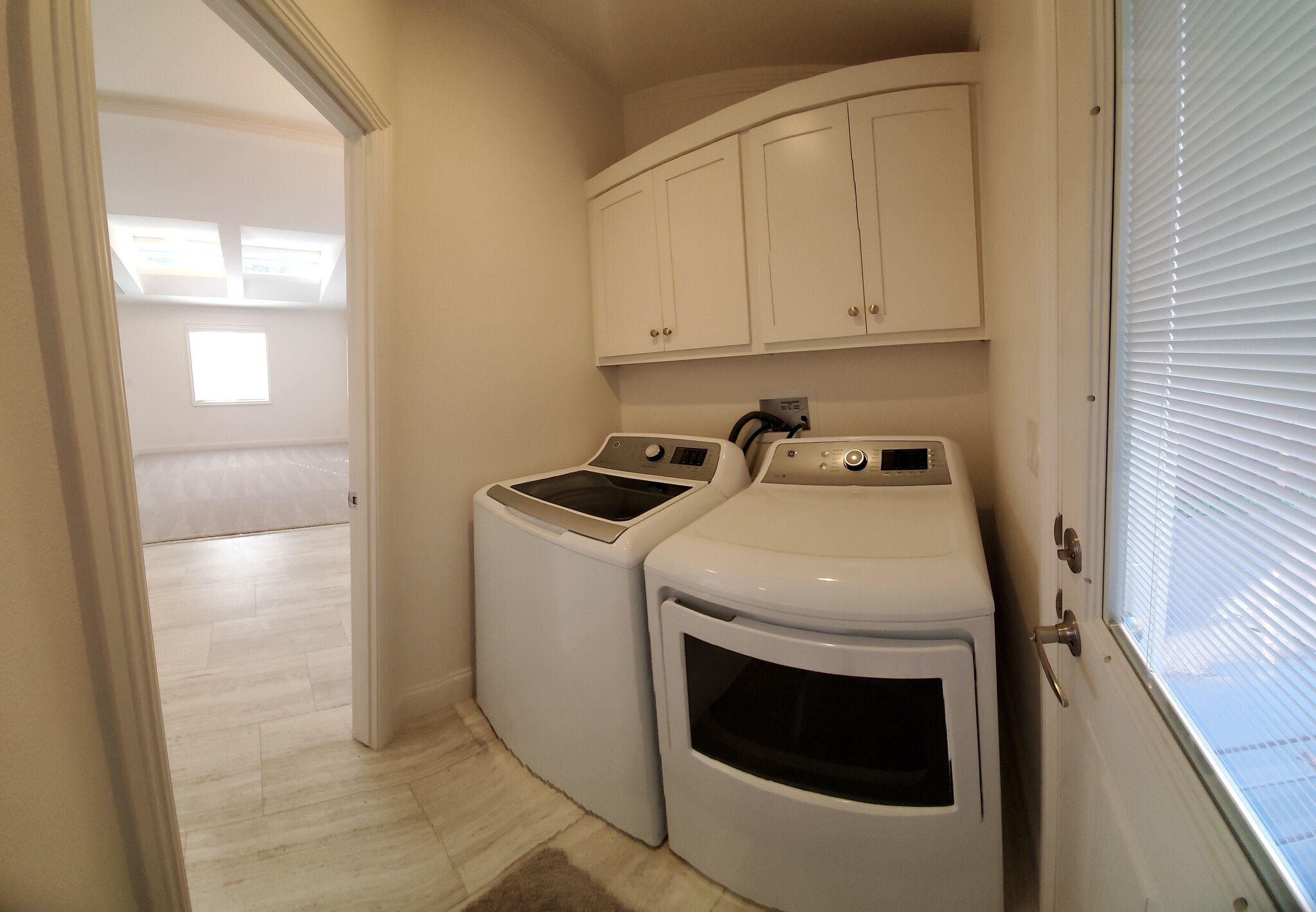 Building Photo - 25918 Meadowmist Dr
