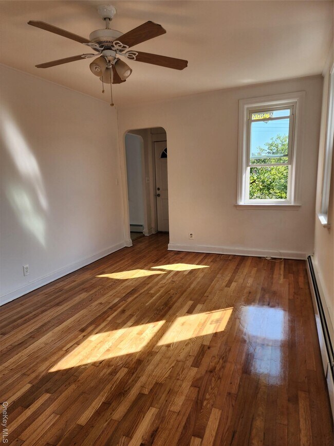 Building Photo - 1609 Colden Ave