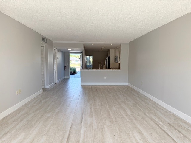 Building Photo - 7351 W Country Club Dr N