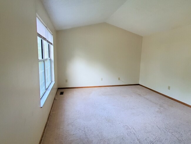 Master bedroom - 6423 Plankton Dr