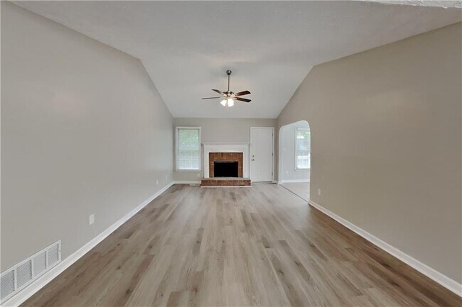 Building Photo - 170 Sterling Dr