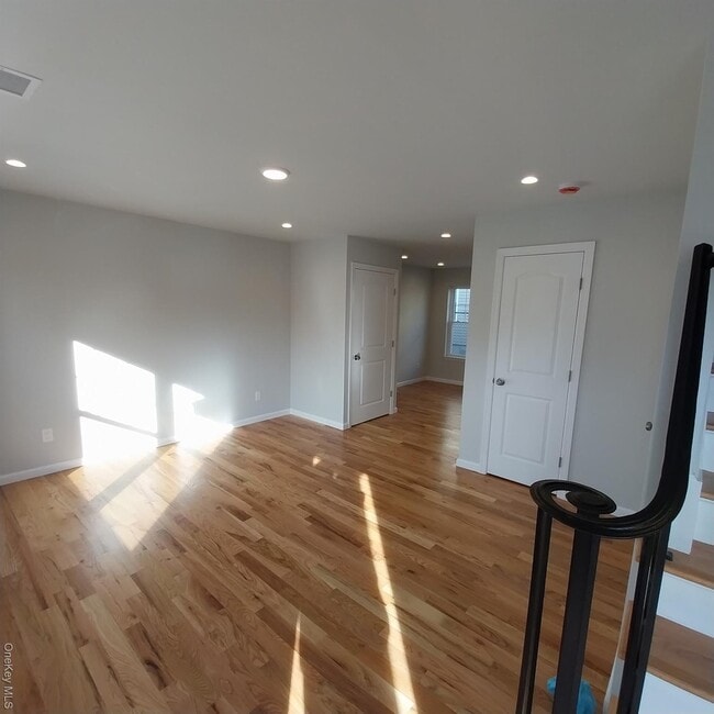 Building Photo - 343 Jackson St