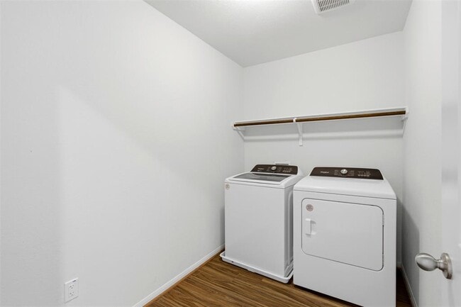 Building Photo - 141 Everglades Dr