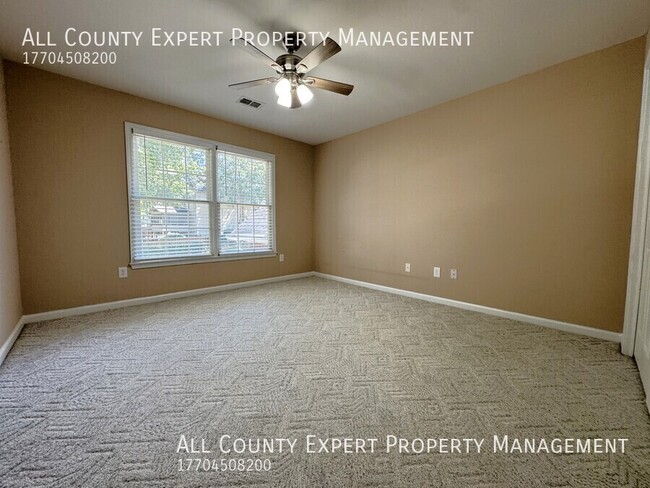 Building Photo - 4402 Fairecroft Terrace