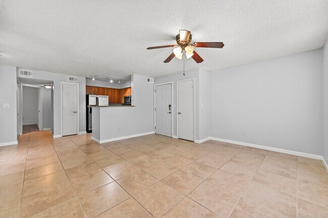 Building Photo - 1055 Crystal Way