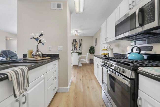 Building Photo - 74237 Catalina Way