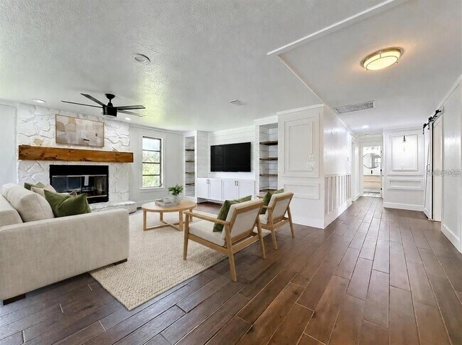 Building Photo - 12756 Poinsettia Ave