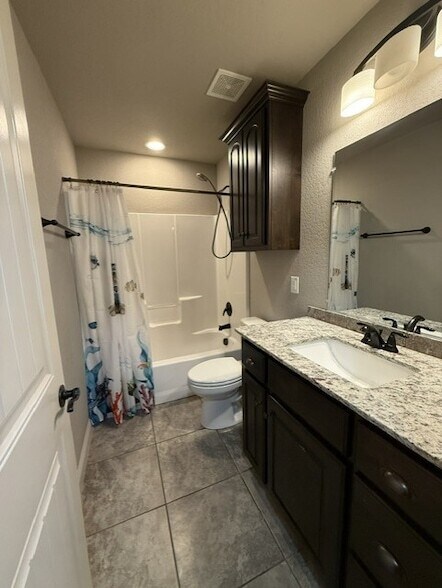 Building Photo - 5 Knighton Dr