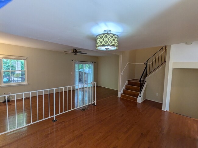 Building Photo - 11507 Sullnick Way