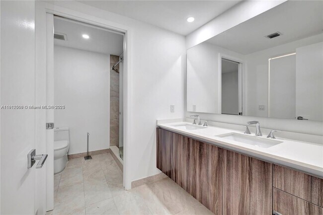 Building Photo - 488 NE 18th St