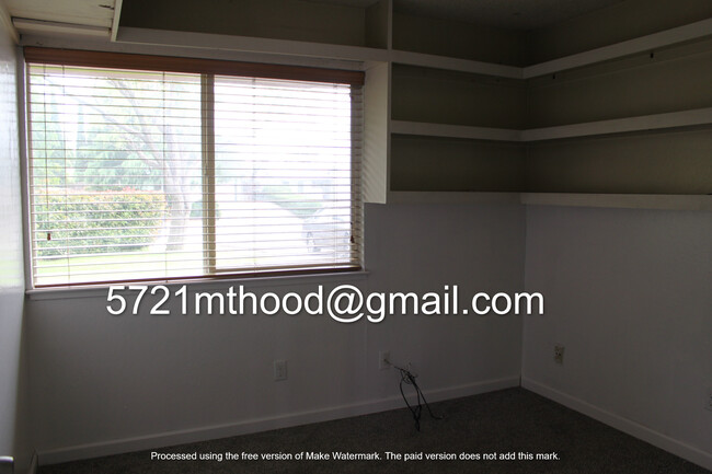 Building Photo - 5721 mount hood court